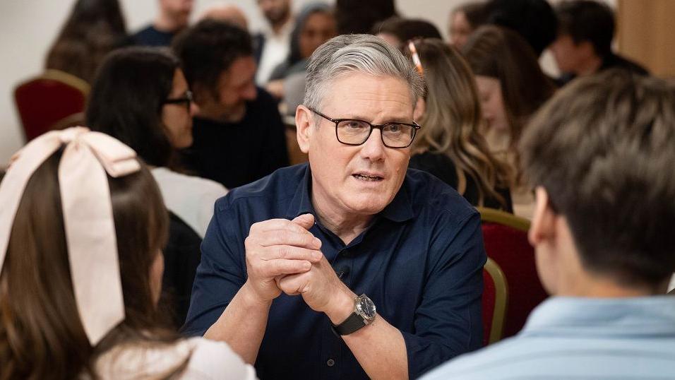 Labour's Three-Way Fight: Starmer's Popularity Tested in Gorton & Denton